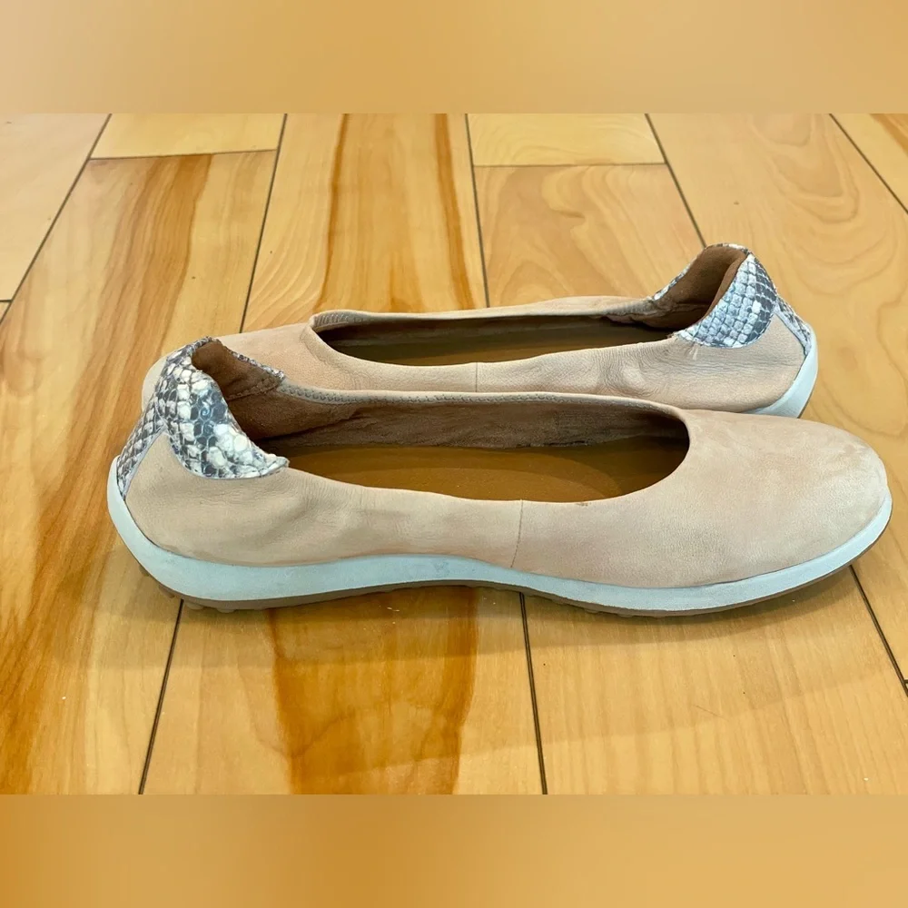 Caslon‎ Nordstrom Leather Snake Embossed Heel Flats Size 6